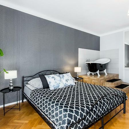 Clicktheflat Apartment Chmielna 7 바르샤바 외부 사진