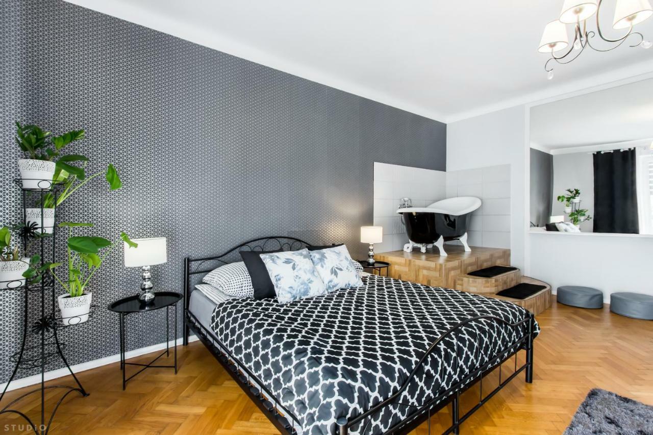 Clicktheflat Apartment Chmielna 7 바르샤바 외부 사진