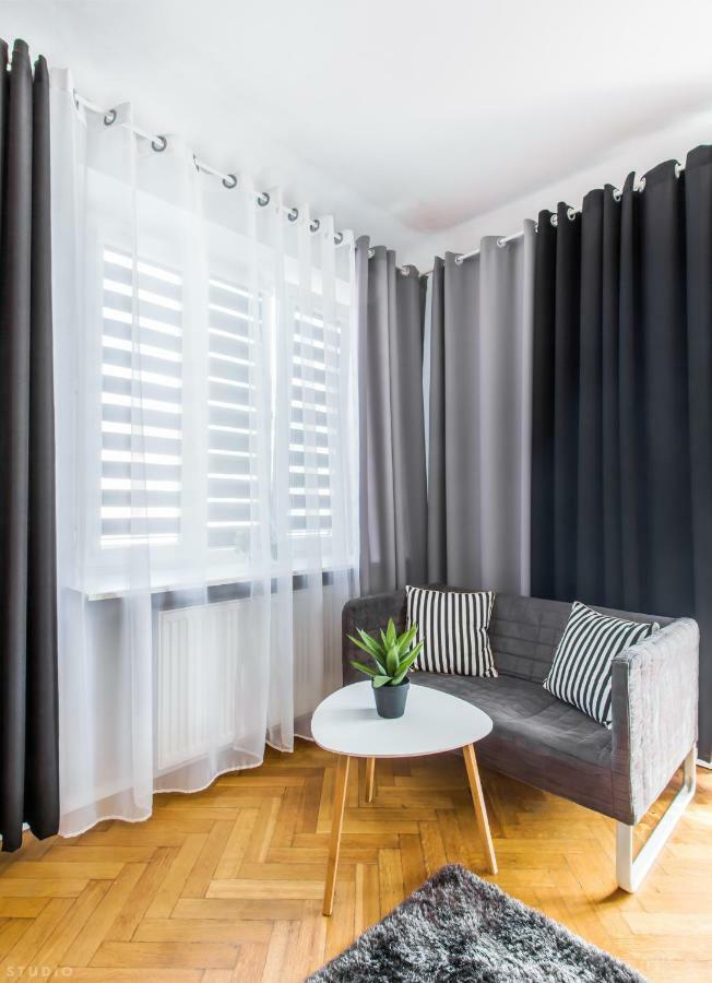 Clicktheflat Apartment Chmielna 7 바르샤바 외부 사진